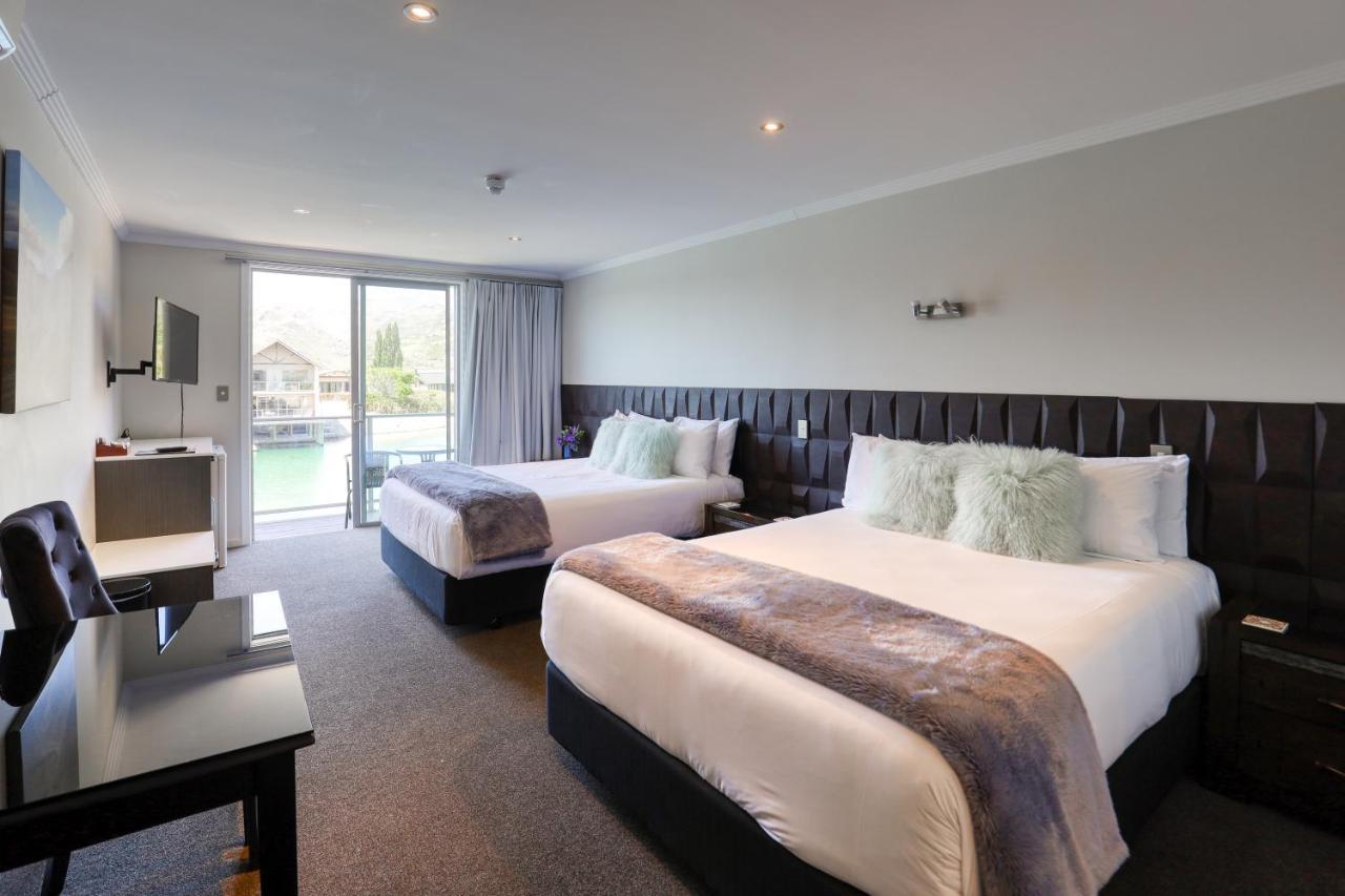 Marsden Lake Resort Central Otago Cromwell Exteriör bild A typical hotel room
