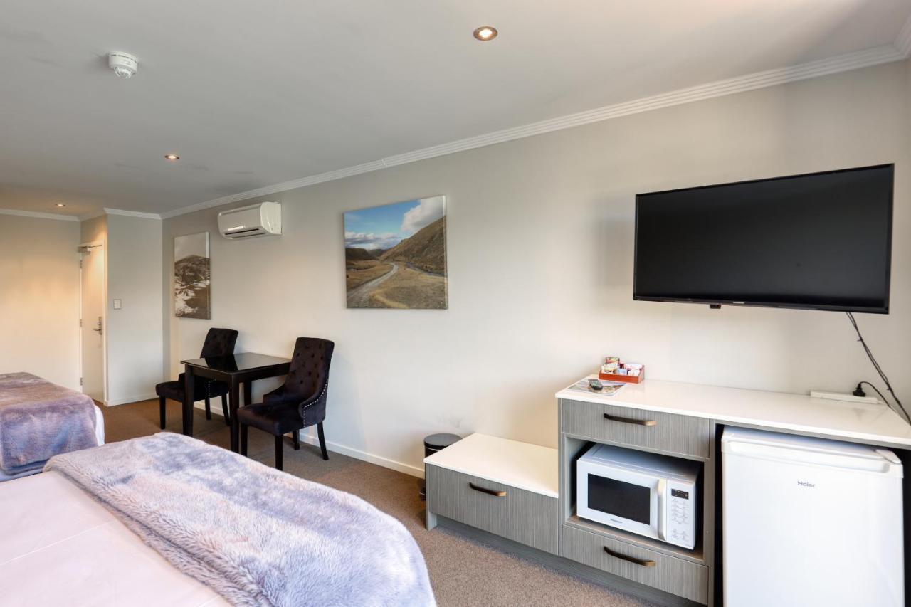 Marsden Lake Resort Central Otago Cromwell Exteriör bild A typical motel room
