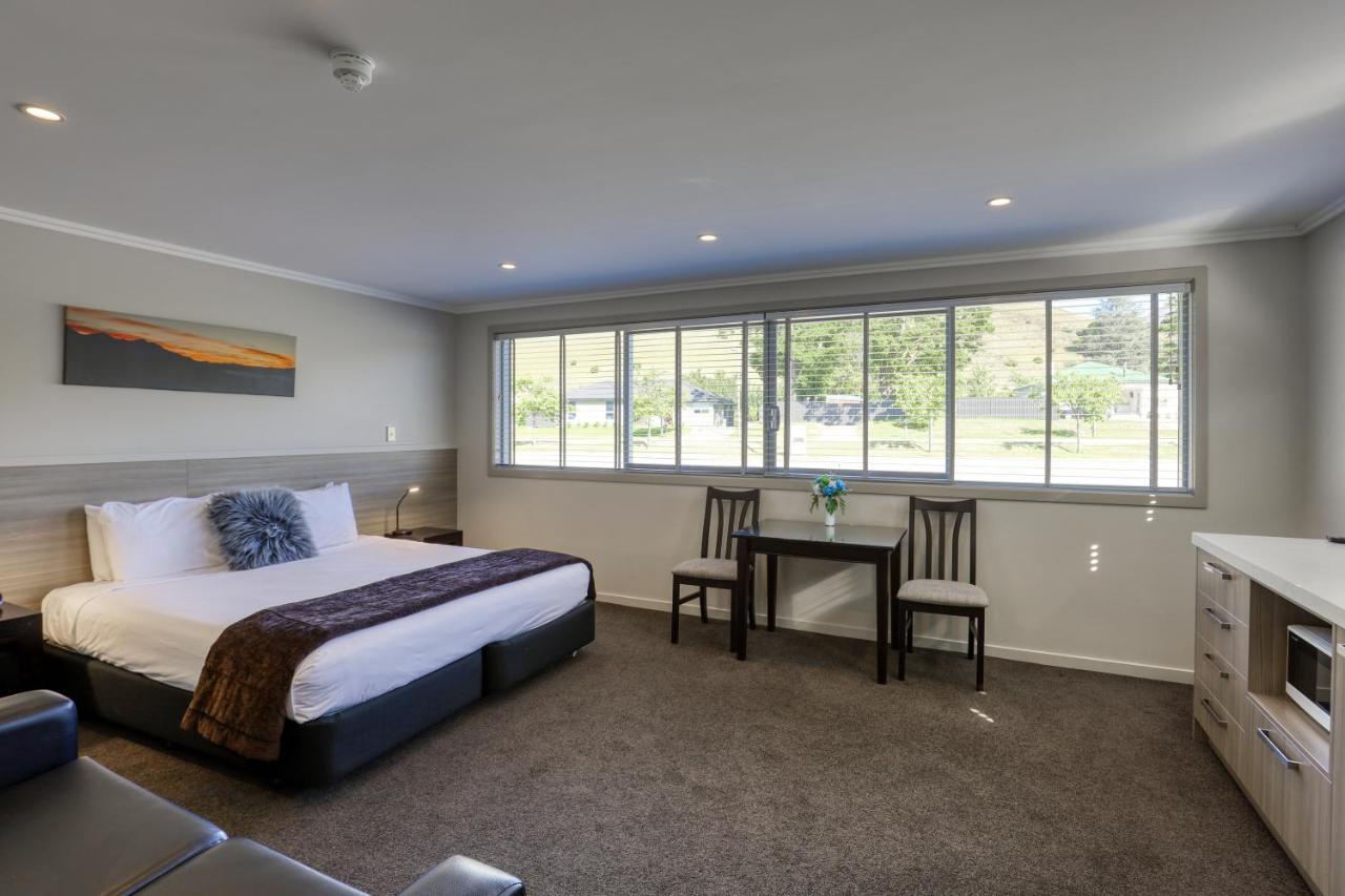 Marsden Lake Resort Central Otago Cromwell Exteriör bild A typical motel room