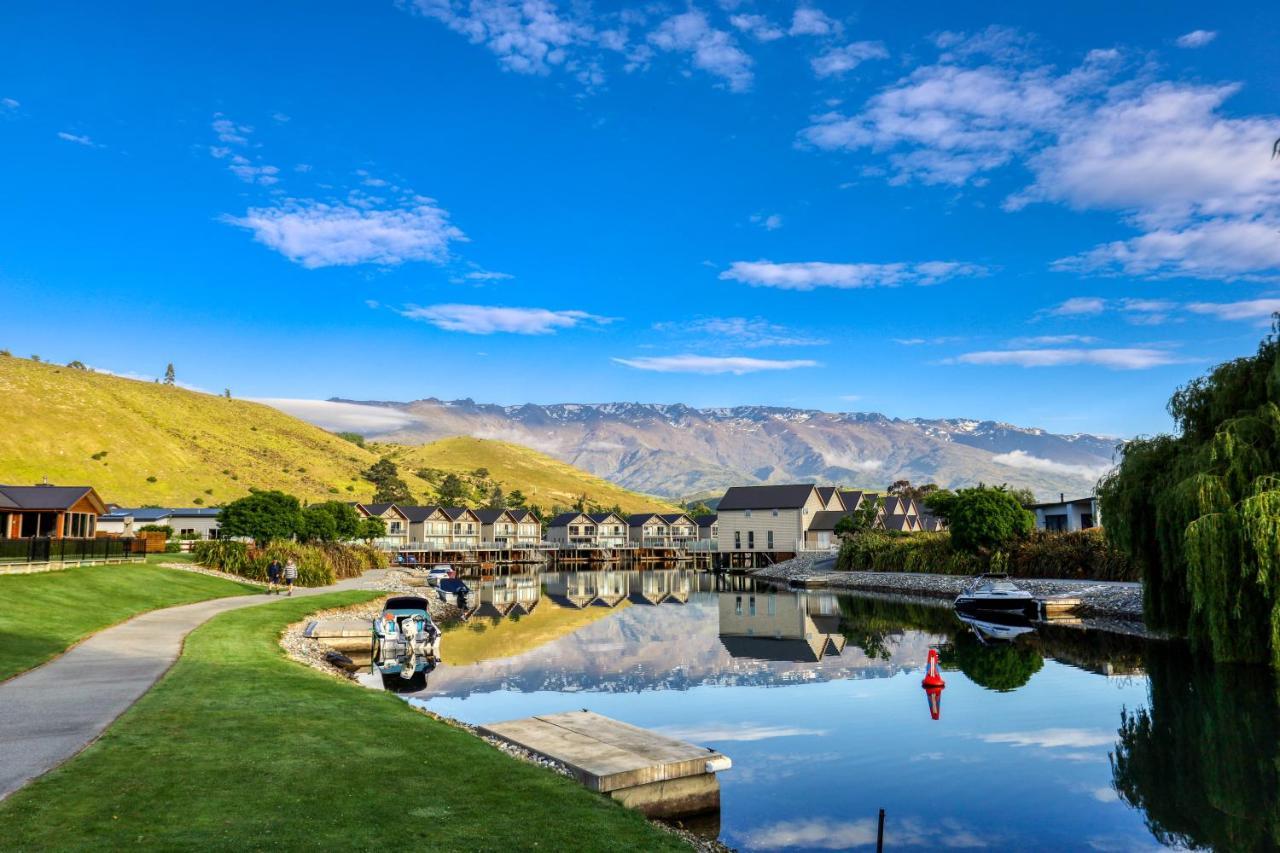 Marsden Lake Resort Central Otago Cromwell Exteriör bild The village of Jack's Point