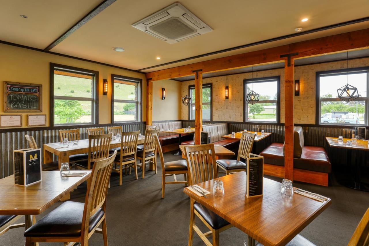 Marsden Lake Resort Central Otago Cromwell Exteriör bild Interior of a restaurant in Japan