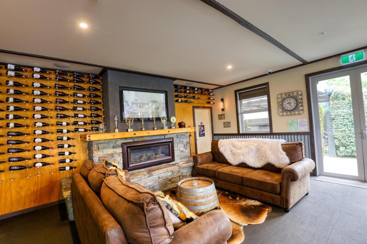 Marsden Lake Resort Central Otago Cromwell Exteriör bild The tasting room at the Te Muna Road winery