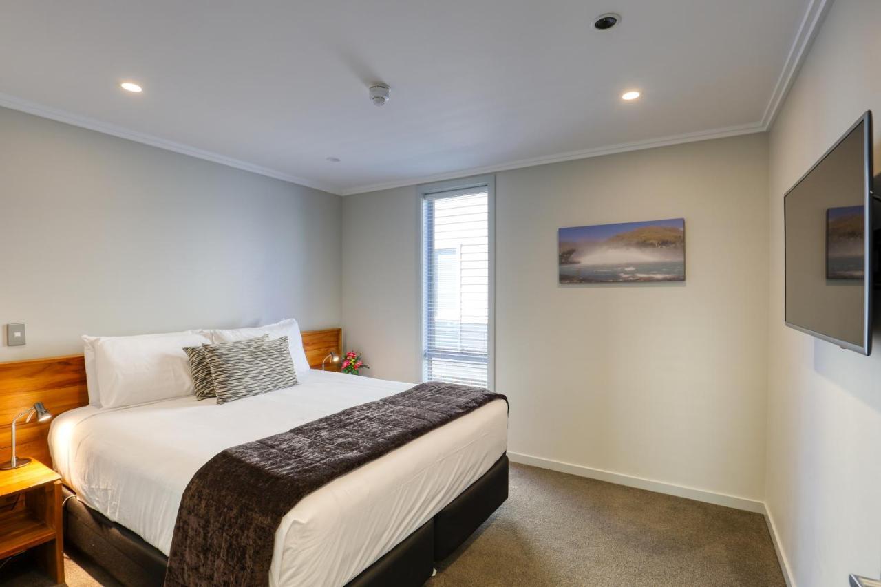 Marsden Lake Resort Central Otago Cromwell Exteriör bild A bedroom at the hotel